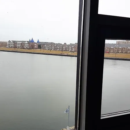 Wyndham Garden Kenosha Harborside-2