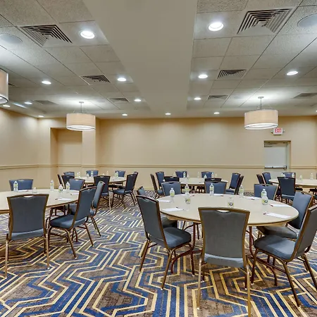 Drury Inn & Suites Sikeston-2
