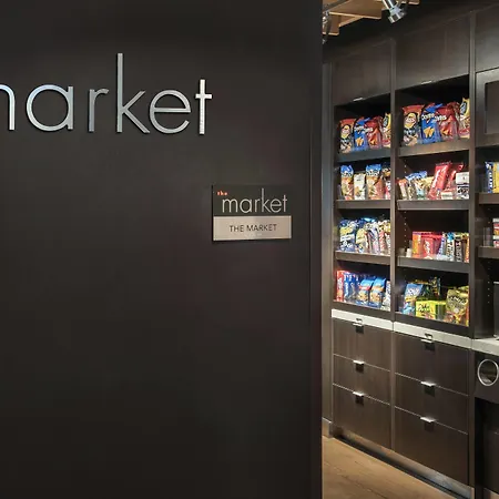 Courtyard Newark Liberty International Airport-3