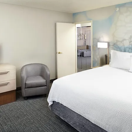 Courtyard By Marriott Lansing-2
