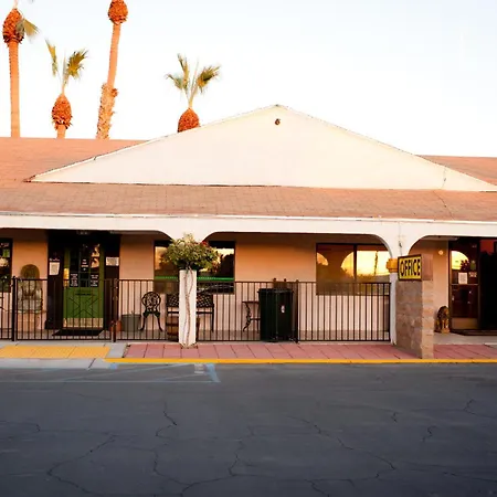 Emerald Inn & Lounge-3