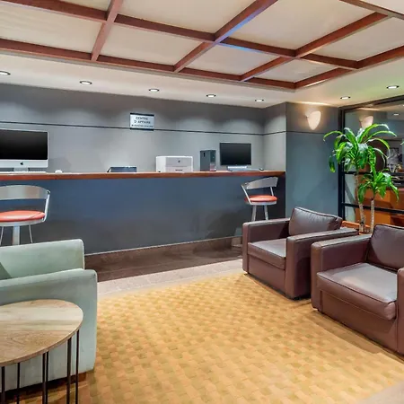 Quality Hotel Dorval Aeroport-3