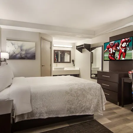 Red Roof Inn Plus & Suites Erie-2