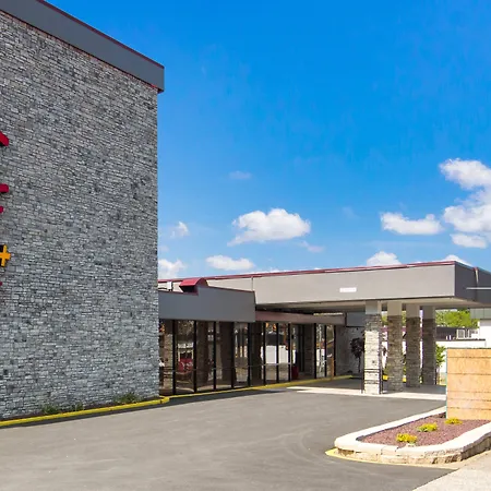 Red Roof Inn Plus & Suites Erie-3