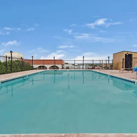 Days Inn & Suites By Wyndham Santa Rosa, Nm-2