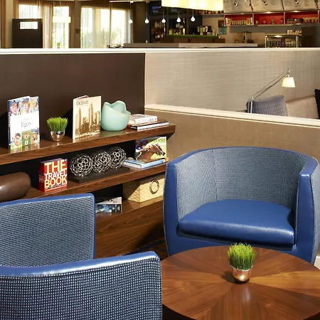 Courtyard By Marriott Detroit Warren-2