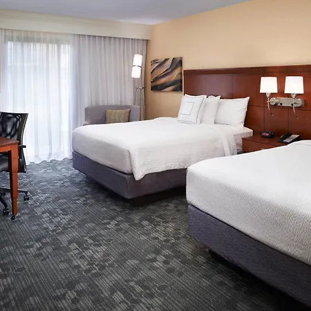 Courtyard By Marriott Detroit Warren-3