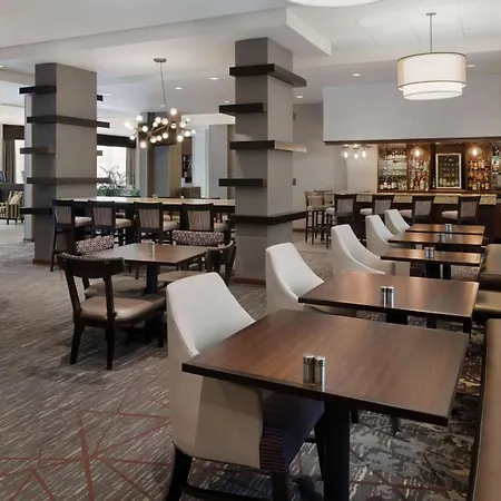 Doubletree By Hilton Milwaukee/Brookfield-3