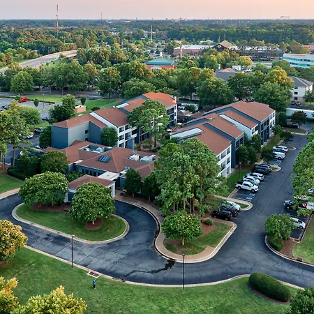 Country Inn & Suites By Radisson, Hampton Coliseum-2