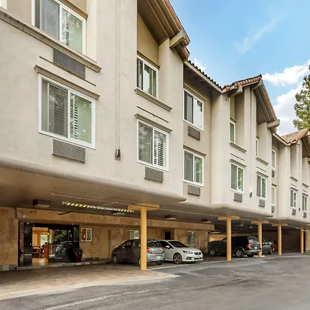 Best Western Plus Airport Plaza-3