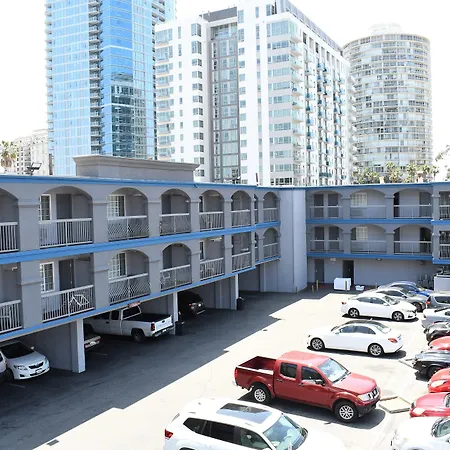 Travelodge By Wyndham Long Beach Convention Center-2
