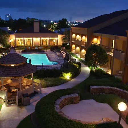 Courtyard Birmingham Hoover-3