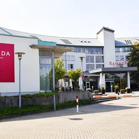 Ramada By Wyndham Dresden-3