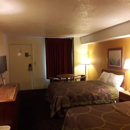 Super Inn Williamsburg-3