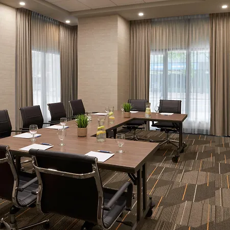 Four Points By Sheraton Windsor Downtown-2