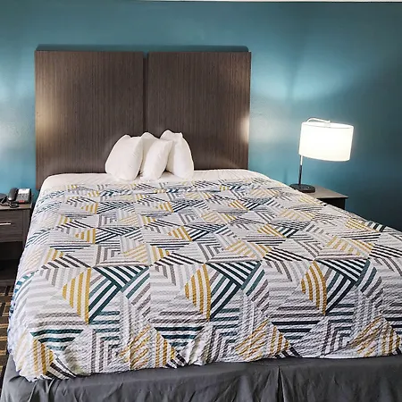 Days Inn By Wyndham Crowley-3