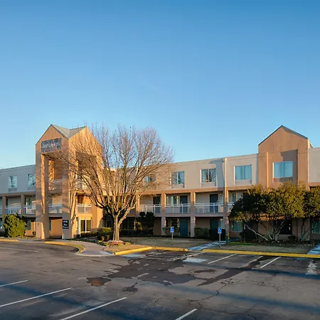 Quality Inn Fayetteville Near Fort Bragg-3