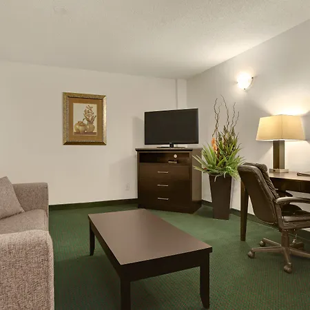 Comfort Inn & Suites Edmonton Downtown-3