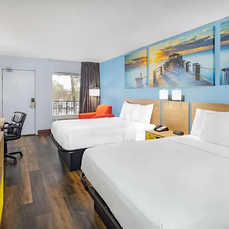 Days Inn By Wyndham Pensacola I-10-2