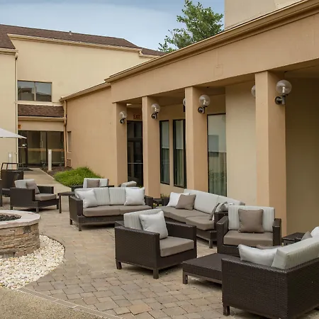 Courtyard By Marriott Rockville-2