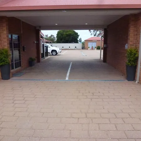 Colonial Motor Inn Bairnsdale Golden Chain Property-2
