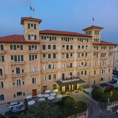 Grand Hotel Royal-3