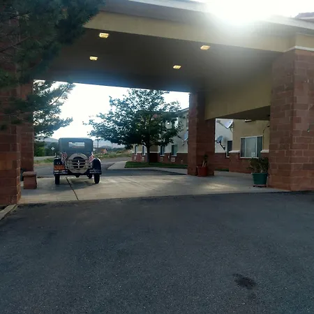 Days Inn By Wyndham Capitol Reef-2