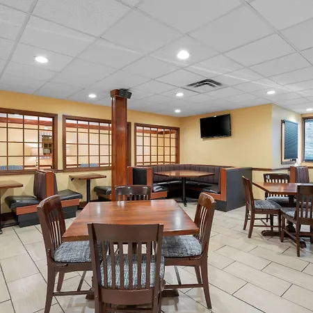 Best Western Louisville East Inn & Suites-2