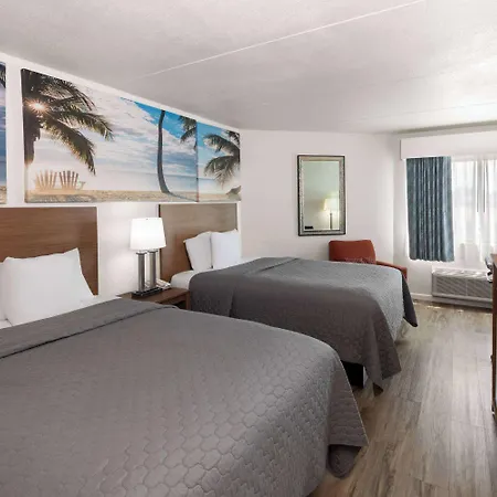 Days Inn By Wyndham Biloxi Beach-3