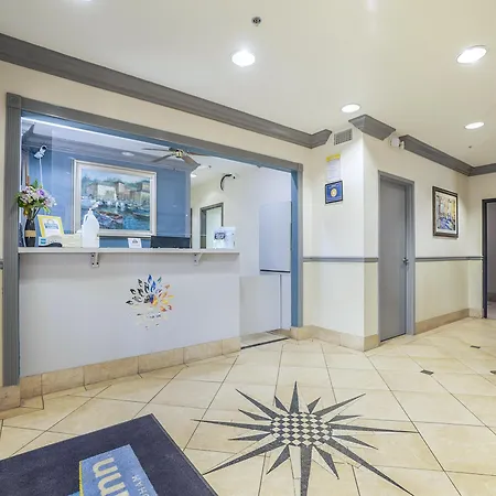 Days Inn & Suites By Wyndham Webster Nasa-Clearlake-Houston-3