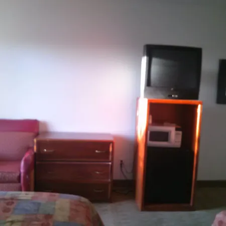Valustay Inn & Suites Pueblo-2