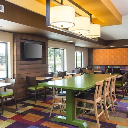 Fairfield Inn & Suites Victoria-2
