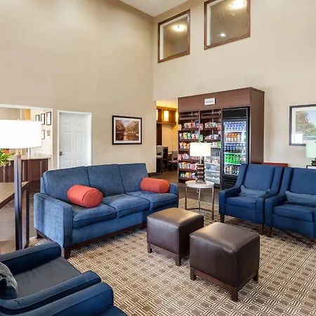 Comfort Suites Lincoln North-2