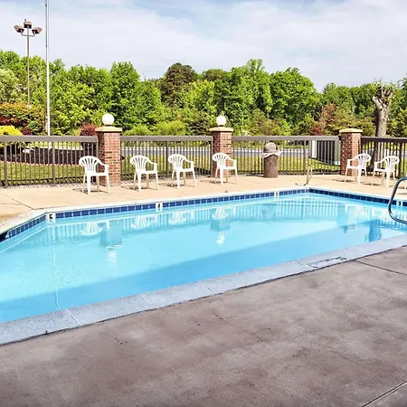 Quality Inn Thornburg-3