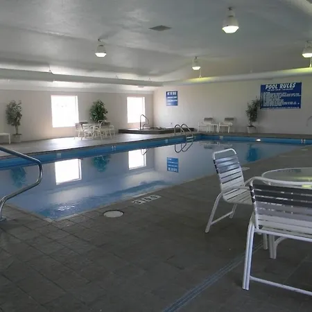 Boarders Inn & Suites By Cobblestone Hotels - Munising-3