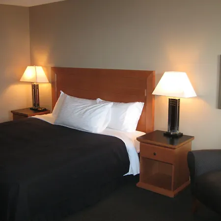 Royal Hotel Lloydminster-3