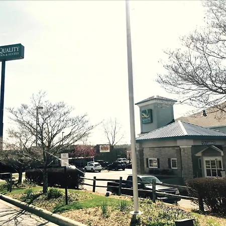 Quality Inn & Suites Hendersonville - Flat Rock-2