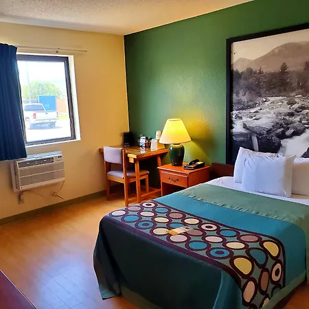 Super 8 By Wyndham Ticonderoga-2