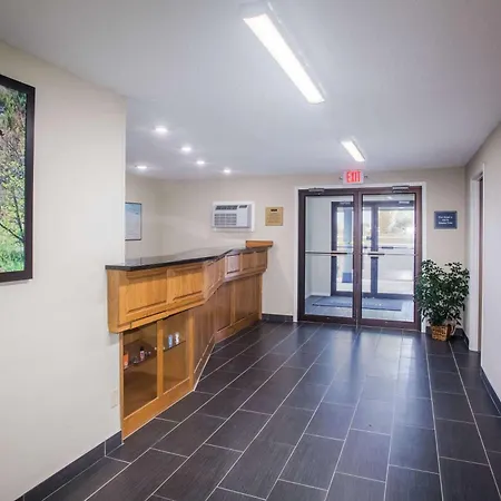 Travelodge By Wyndham Wahpeton-2