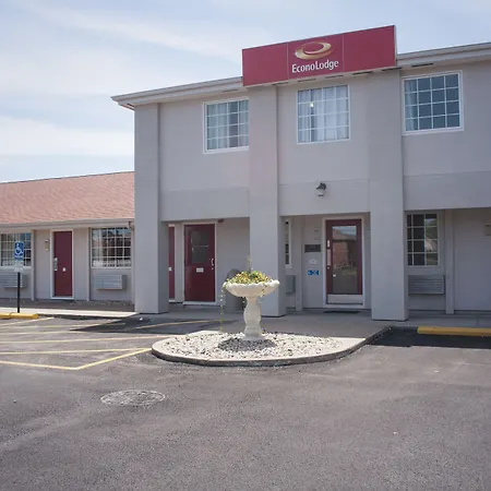 Econo Lodge Inn & Suites Sandusky South-2