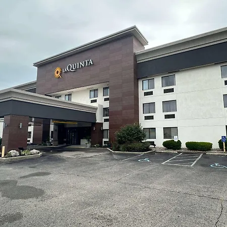 La Quinta Inn And Suites By Wyndham Cincinnati North-2