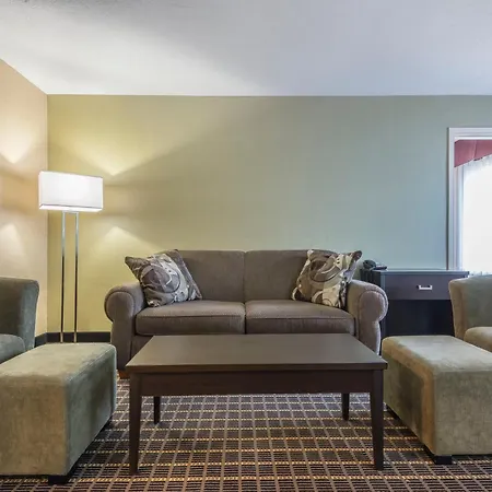 Quality Inn & Suites Windsor - Downtown-2