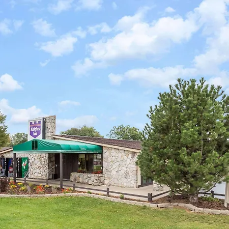 Knights Inn Racine-2