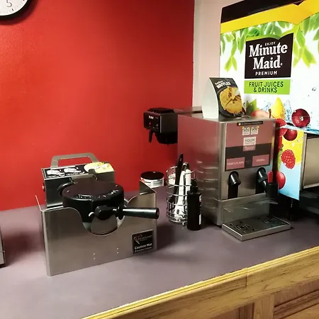 Econo Lodge-2