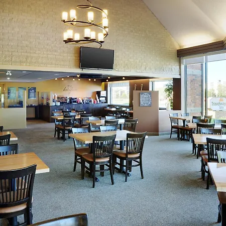 Travelway Inn Sudbury-3
