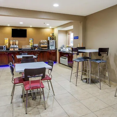 Microtel Inn & Suites By Wyndham Charleston-2