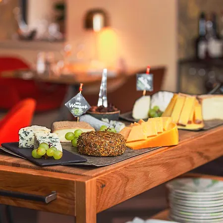 Logis Hotel & Restaurant - Les Hauts De Montreuil-2