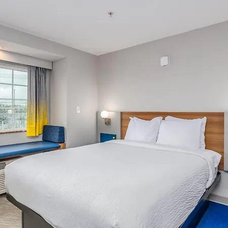 Microtel Inn & Suites By Wyndham Montgomery-3