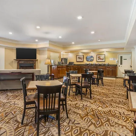 Best Western Plus Valdosta Hotel & Suites-3