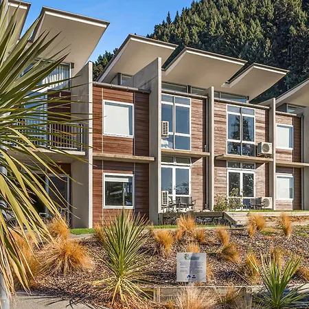 Hampshire Holiday Parks - Queenstown Lakeview-3
